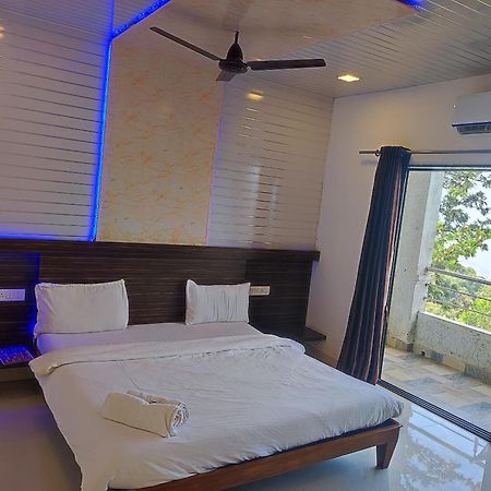 Oneness Mahableshwar Hotel มหาบาเลชวาร์ ภายนอก รูปภาพ