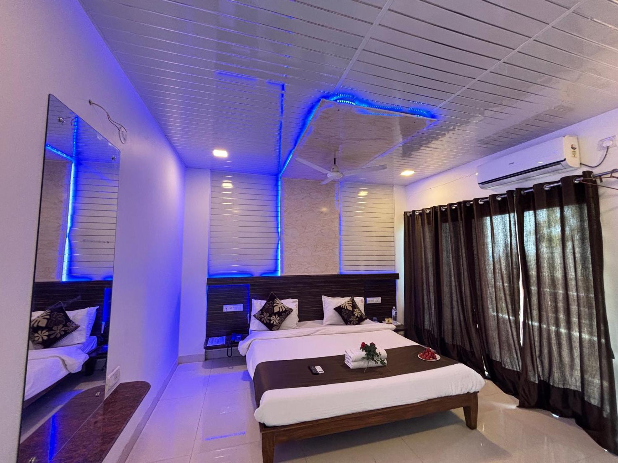 Oneness Mahableshwar Hotel มหาบาเลชวาร์ ภายนอก รูปภาพ