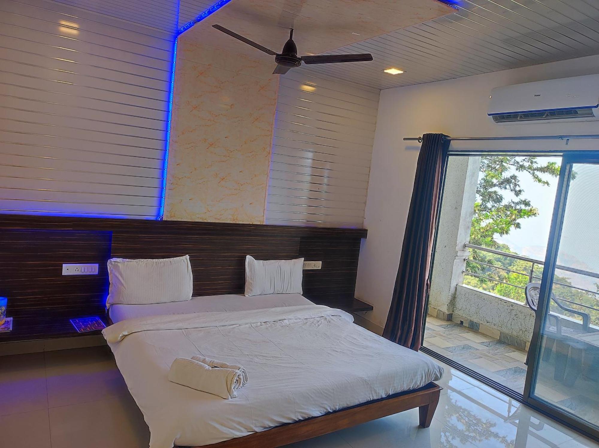 Oneness Mahableshwar Hotel มหาบาเลชวาร์ ภายนอก รูปภาพ